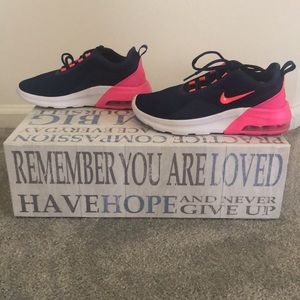 Nike sneakers, size 5.5